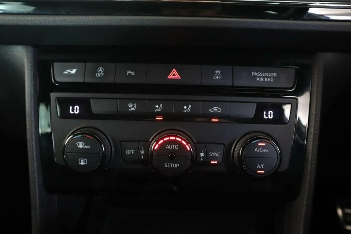 2019-seat-leon-20-tsi-cupra-290-ss-big-21