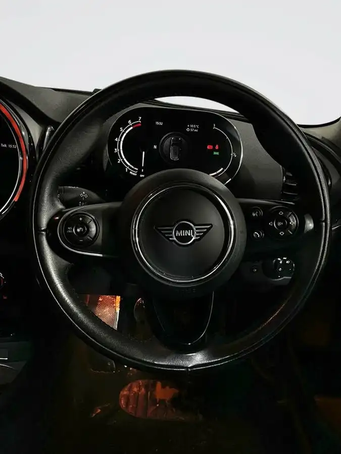 2021-mini-clubman-15-cooper-classic-big-15