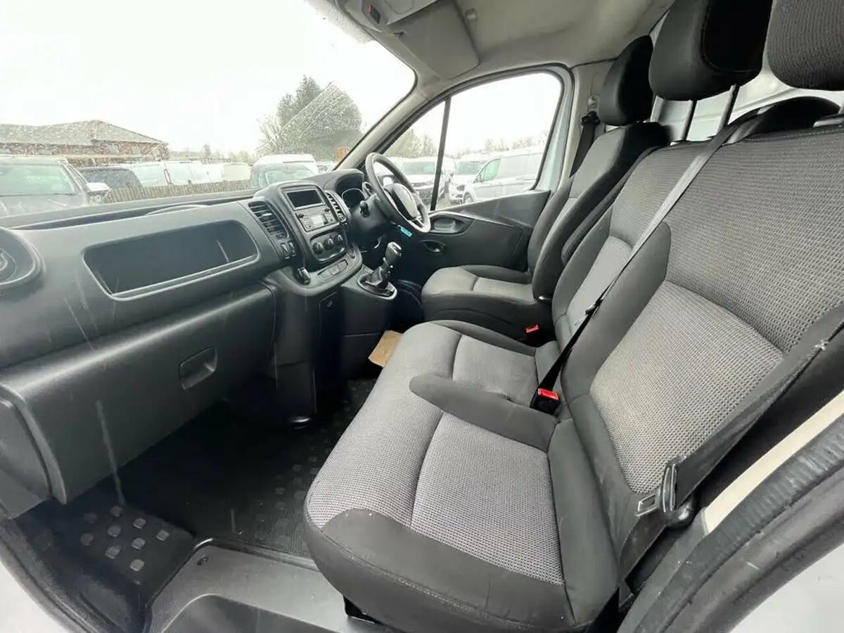 2021-renault-trafic-20dci-sl28-energy-120-business-big-13