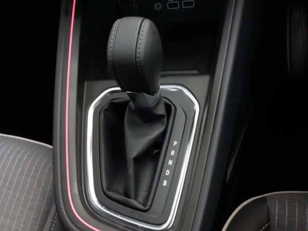 2024-renault-clio-16-techno-big-11