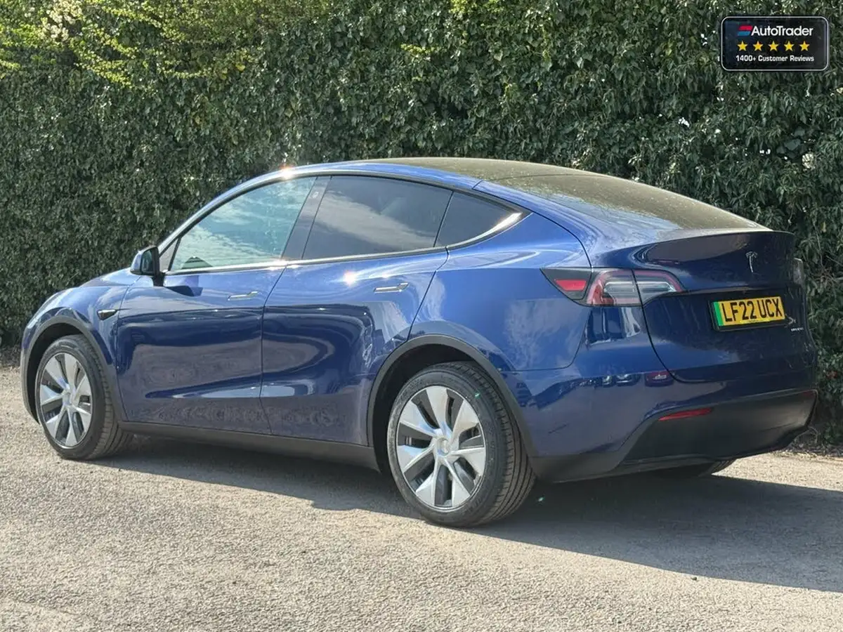 2022-tesla-model-y-e-long-range-big-5