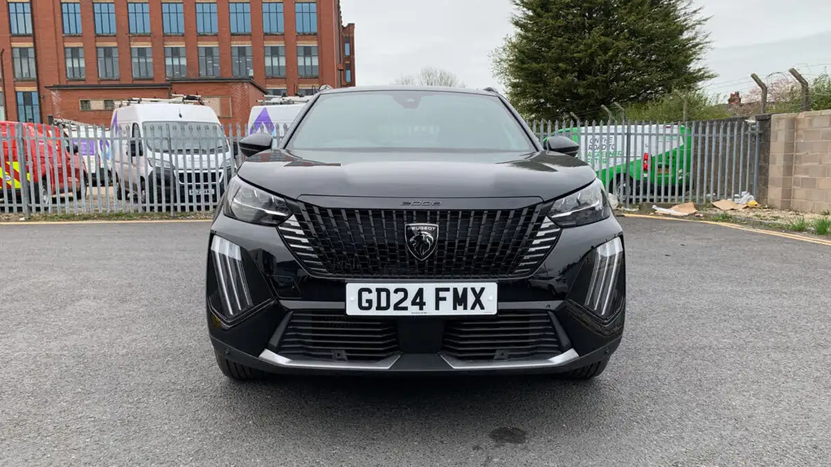 2024-peugeot-2008-suv-12-puretech-gt-130ps-eat8-big-7