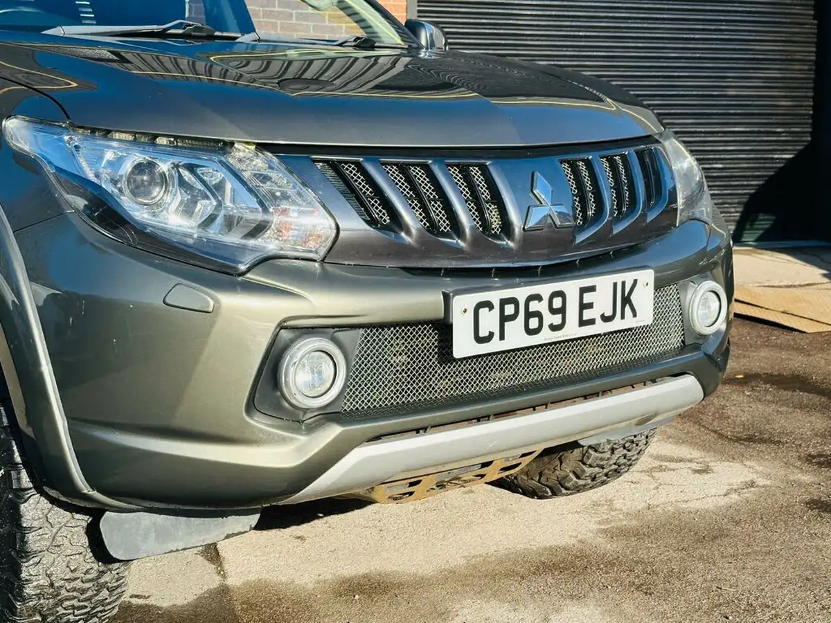 2019-mitsubishi-l200-24di-d-barbarian-eu6-big-31