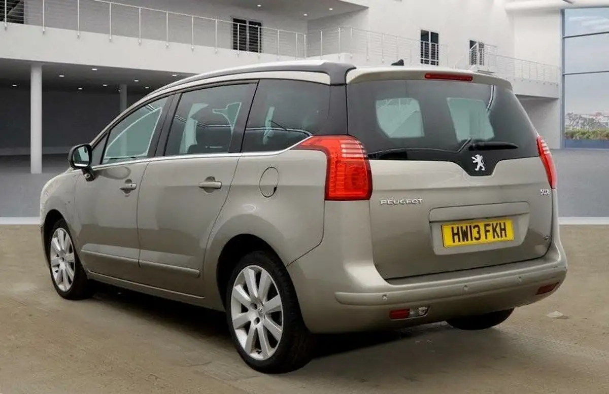 2013-peugeot-5008-16-allure-big-3