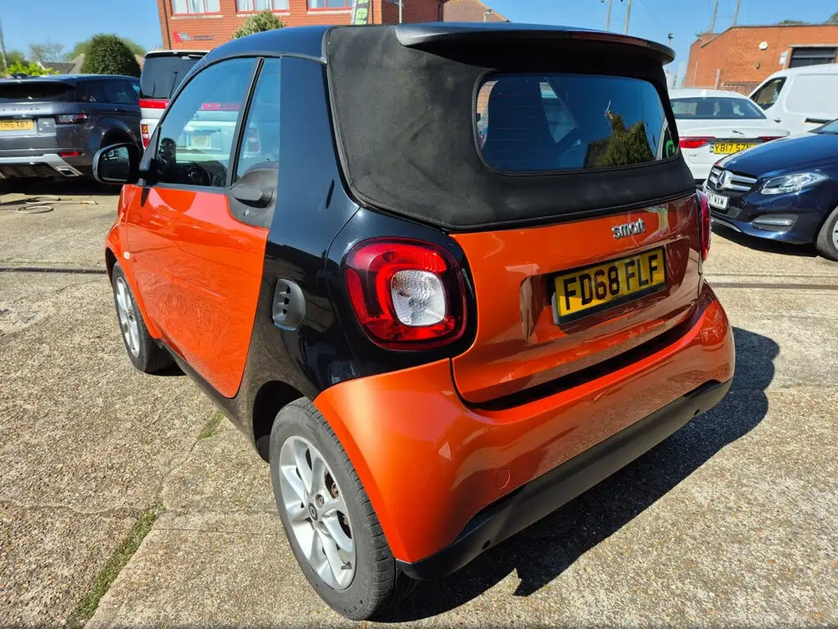 2017-smart-fortwo-10-passion-71bhp-premiumss-cabriolet-twinamic-big-2