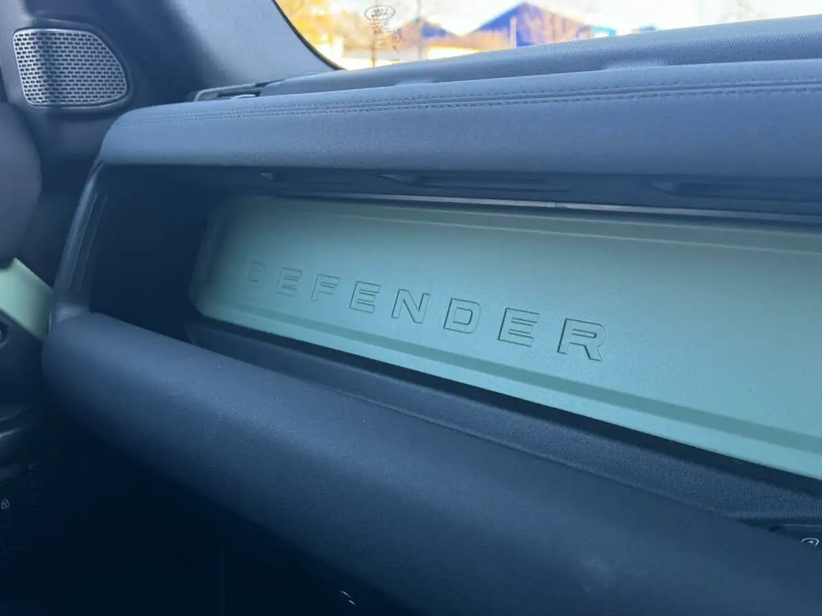 2023-land-rover-90-defender-30-d300-75th-edition-big-54