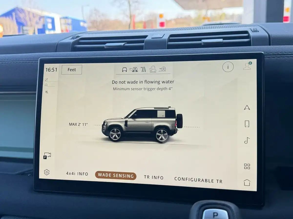 2023-land-rover-90-defender-30-d300-75th-edition-big-30