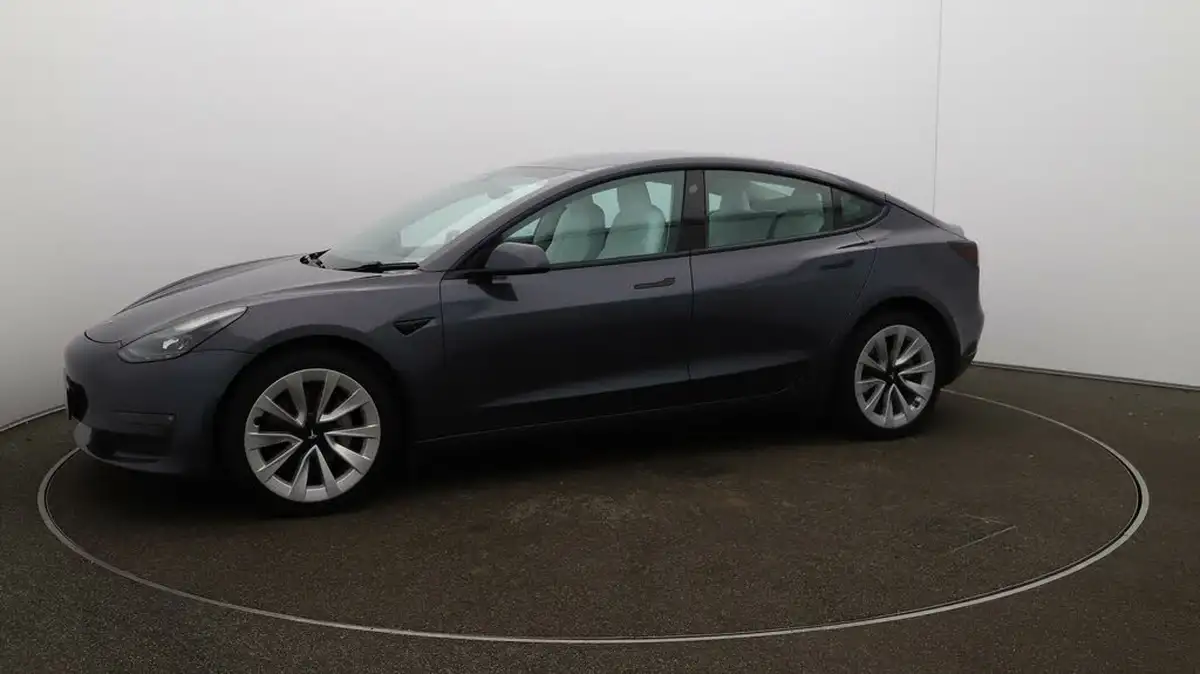 2022-tesla-model-3-e-long-range-big-65