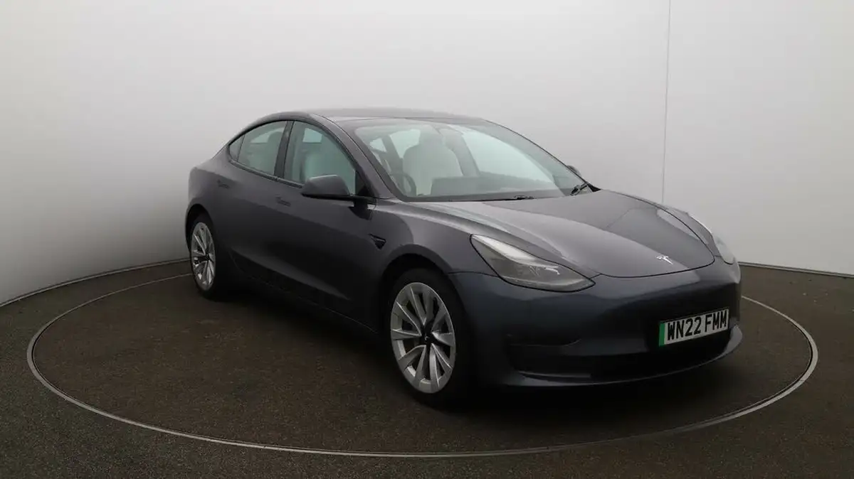 2022-tesla-model-3-e-long-range-big-41