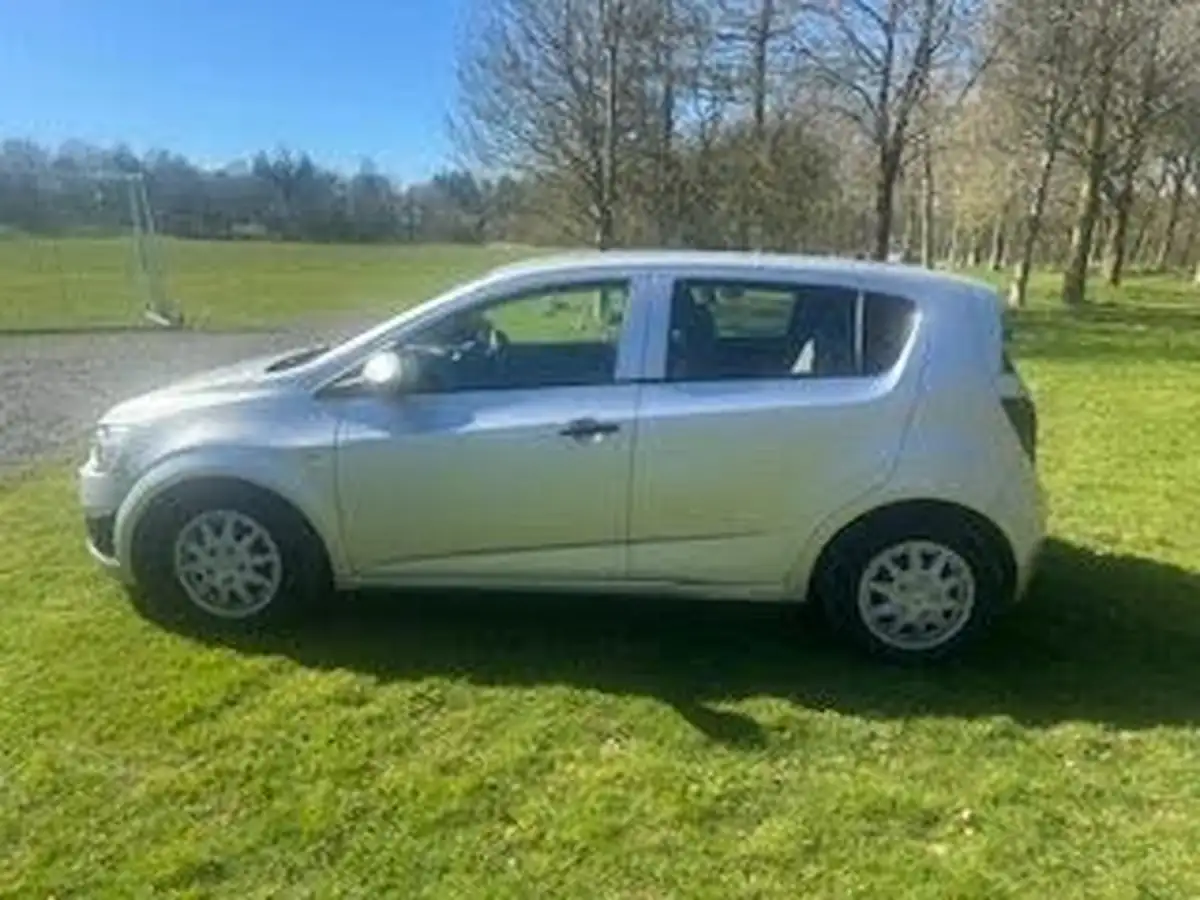 2012-chevrolet-aveo-12-ls-84bhp-1229cc-big-6