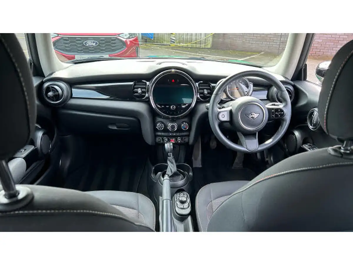 2022-mini-cooper-15-cooper-classic-hatchback-3d-big-9