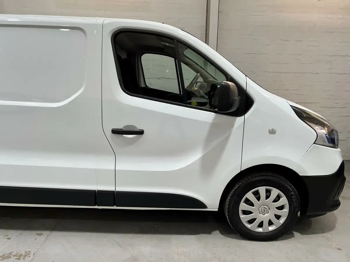2021-renault-trafic-20dci-ll30-energy-120-business-panel-big-32