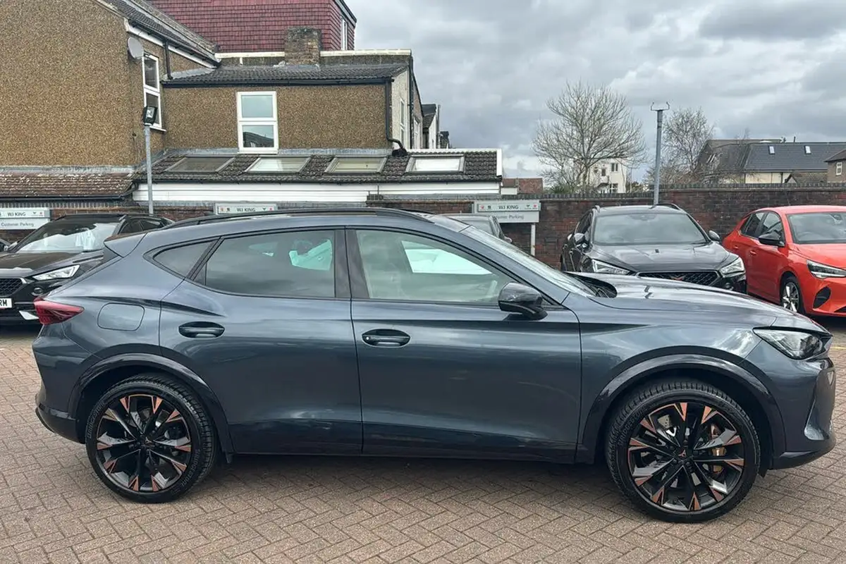 2024-cupra-formentor-15-e-hybrid-vz-first-edition-big-4