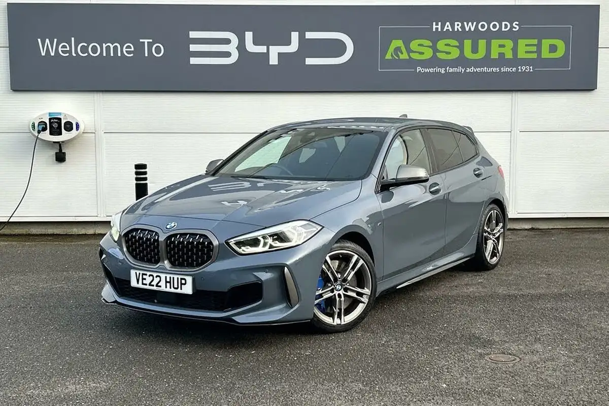 2022-bmw-1-series-20-m135i-xdrive-big-14
