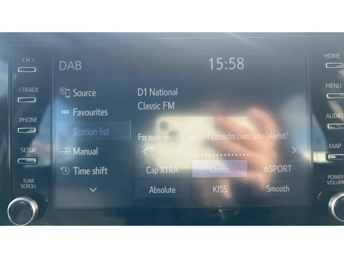 2023-toyota-yaris-cross-15-vvt-i-icon-big-24