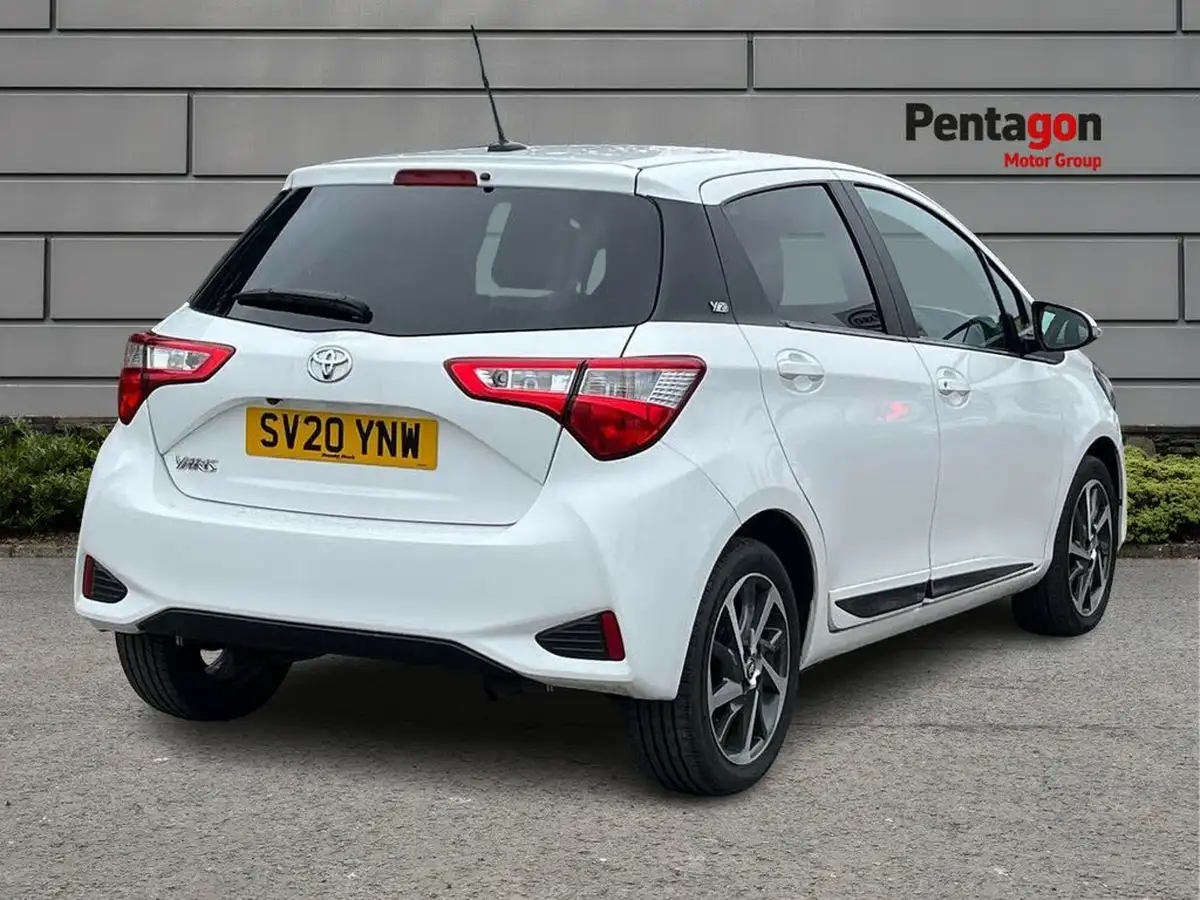 2020-toyota-yaris-15-vvt-i-y20-111bhp-1496cc-big-3