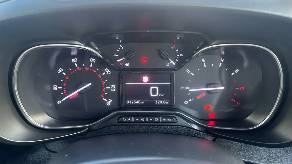 2024-citroen-berlingo-15-bluehdi-feel-m-size-ss-100pseu6d-big-12