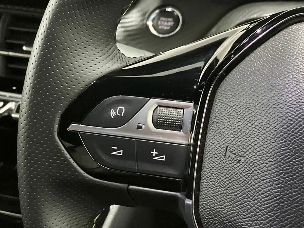 2024-peugeot-2008-suv-e-gt-136ps-50kwh-big-18