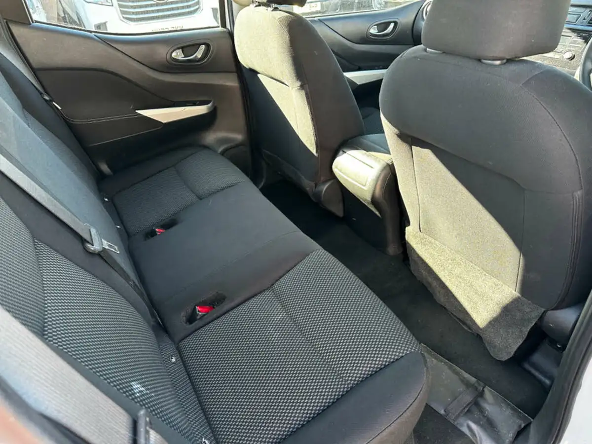 2018-nissan-navara-23dci-acenta-double-big-24