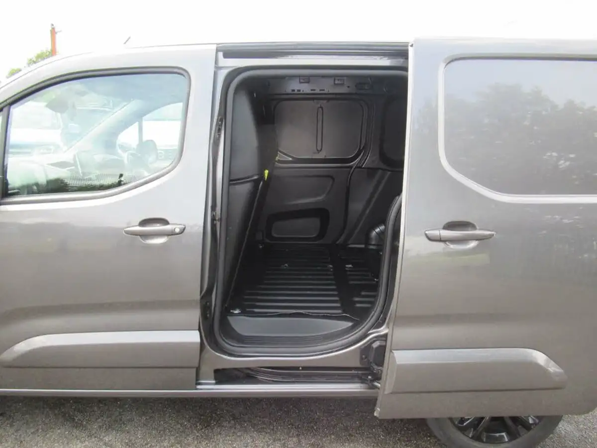 2021-citroen-berlingo-15bluehdi-1000-driver-130pseu6dt-e-ss-eat8-big-4