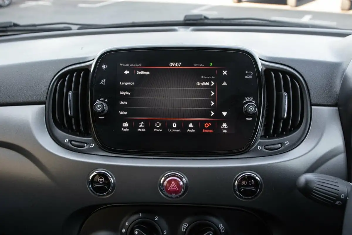 2019-fiat-500-12-s-big-26