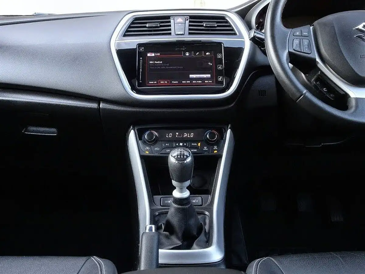 2019-suzuki-s-cross-14-boosterjet-sz5-allgrip-big-17