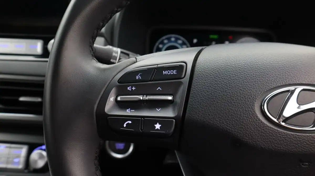 2023-hyundai-kona-e-se-connect-big-24