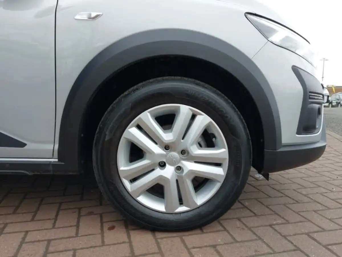 2024-dacia-sandero-stepway-10-tce-expression-90bhp-big-13