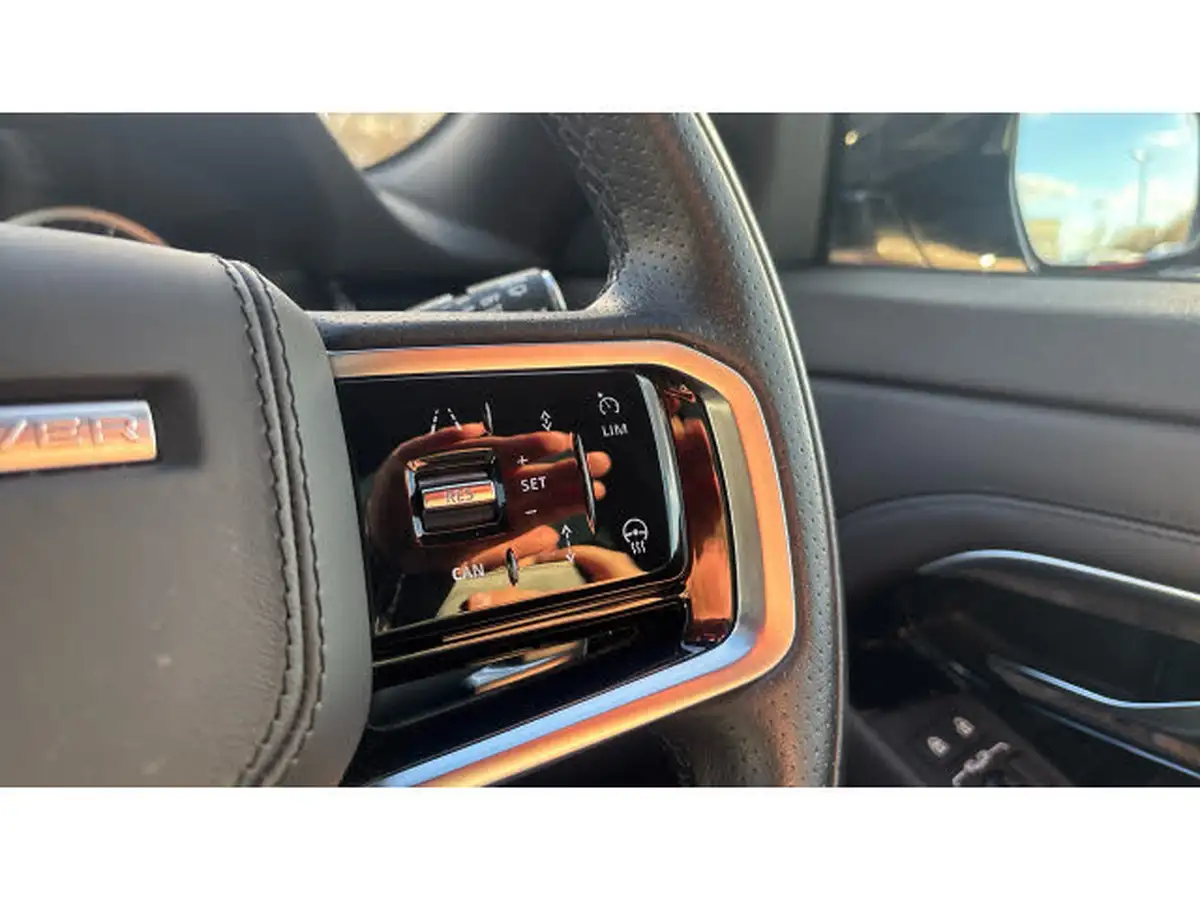 2023-land-rover-range-rover-evoque-15-p300e-r-dynamic-hse-big-33