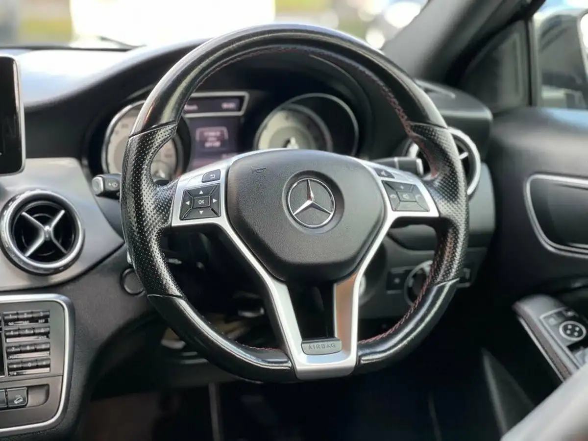 2015-mercedes-benz-gla-class-21cdi-amg-line-168bhp-4matic-big-16