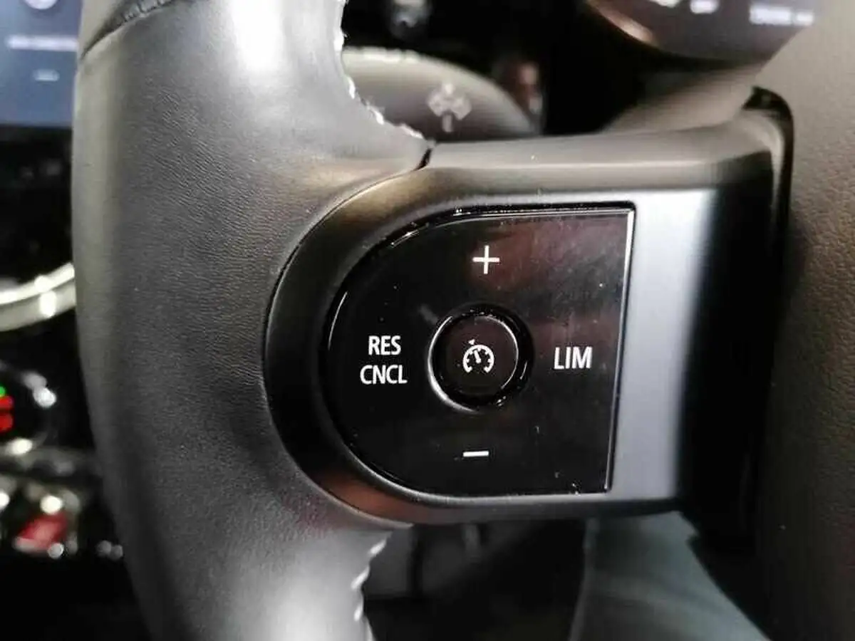 2021-mini-cooper-15-cooper-sport-hatchback-3d-big-28