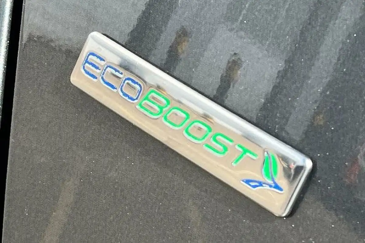 2016-ford-fiesta-10t-zetec-100ps-ecoboost-ss-5d-big-38