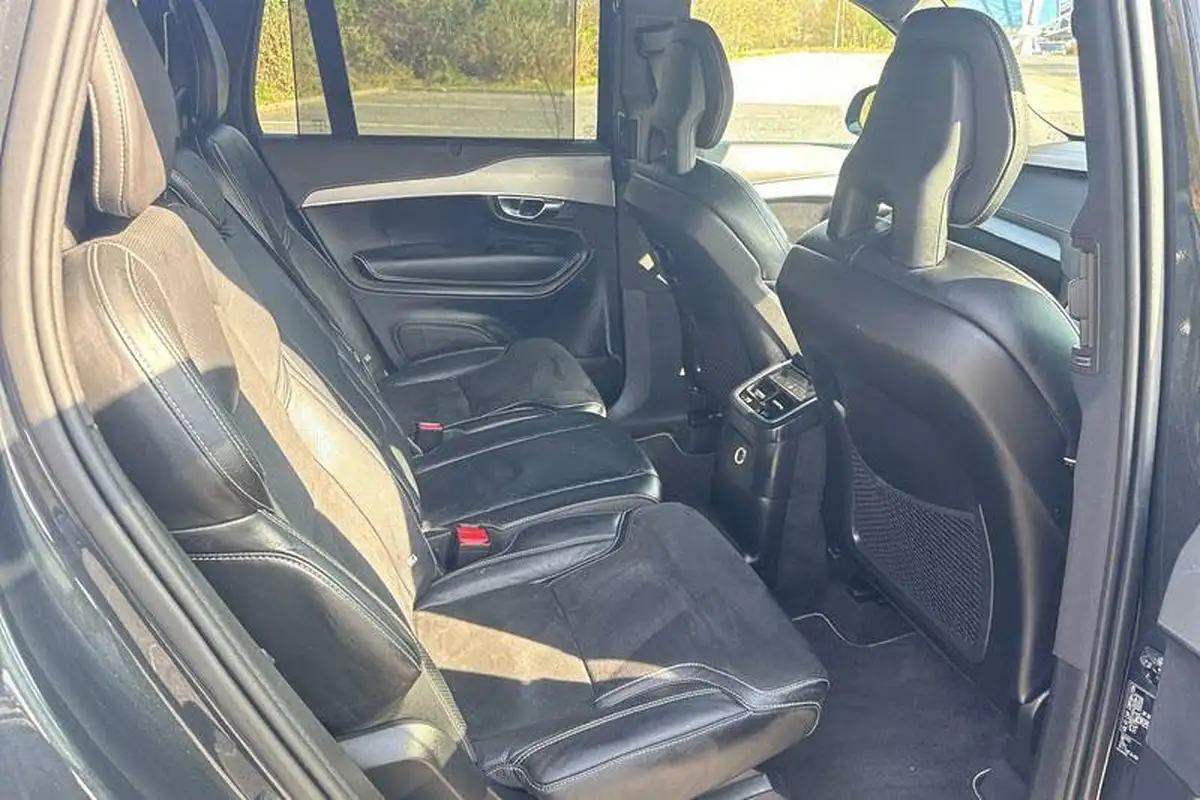 2020-volvo-xc90-20-t8-r-design-twin-engine-big-36