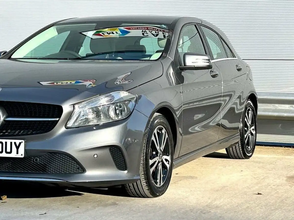 2017-mercedes-benz-a-class-15d-a180d-se-executivess-big-8