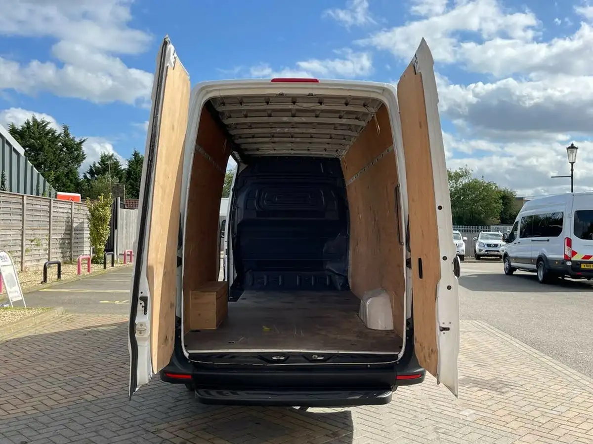 2020-mercedes-benz-sprinter-20cdi-315-l1h1-progressive-big-35