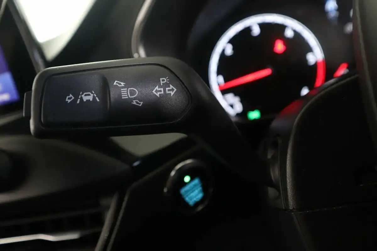 2019-ford-focus-20-st-hatchback-big-17