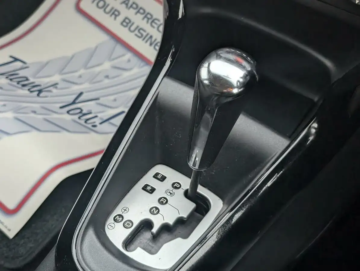 2013-citroen-c3-16-exclusive-auto-big-13
