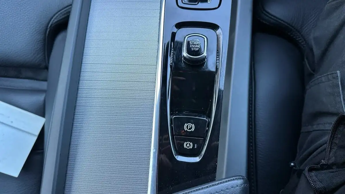 2023-volvo-v60-20-b3-plus-station-wagon-big-49