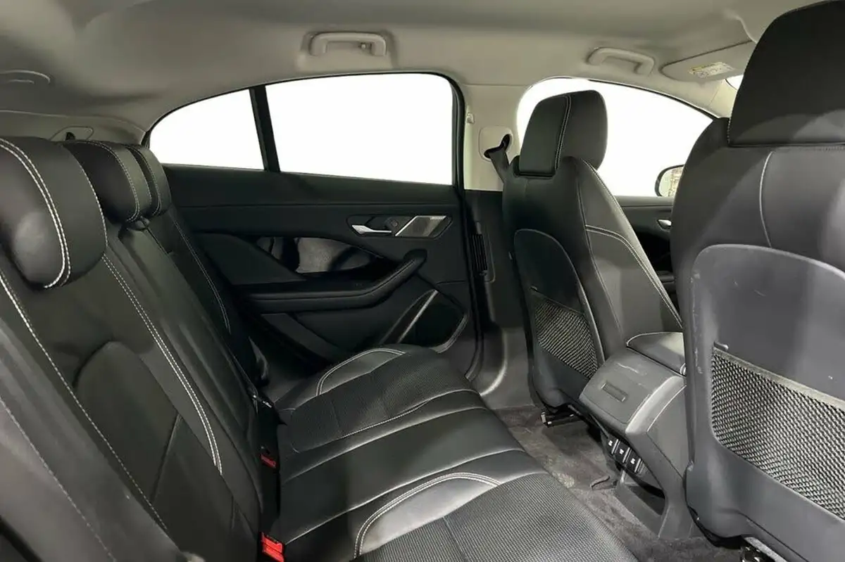 2019-jaguar-i-pace-ev400-se-big-9
