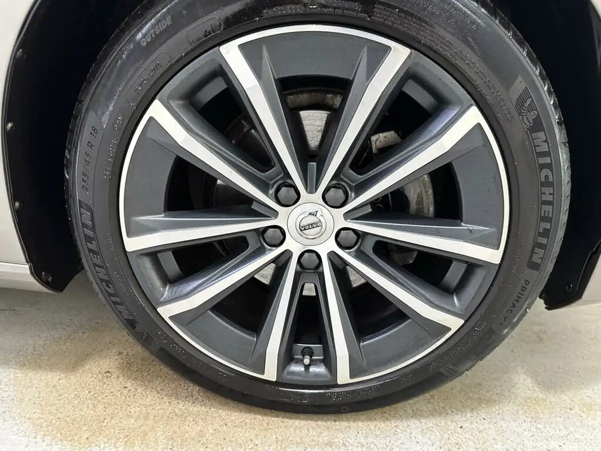2021-volvo-v60-20-b3-momentum-161bhp-big-32
