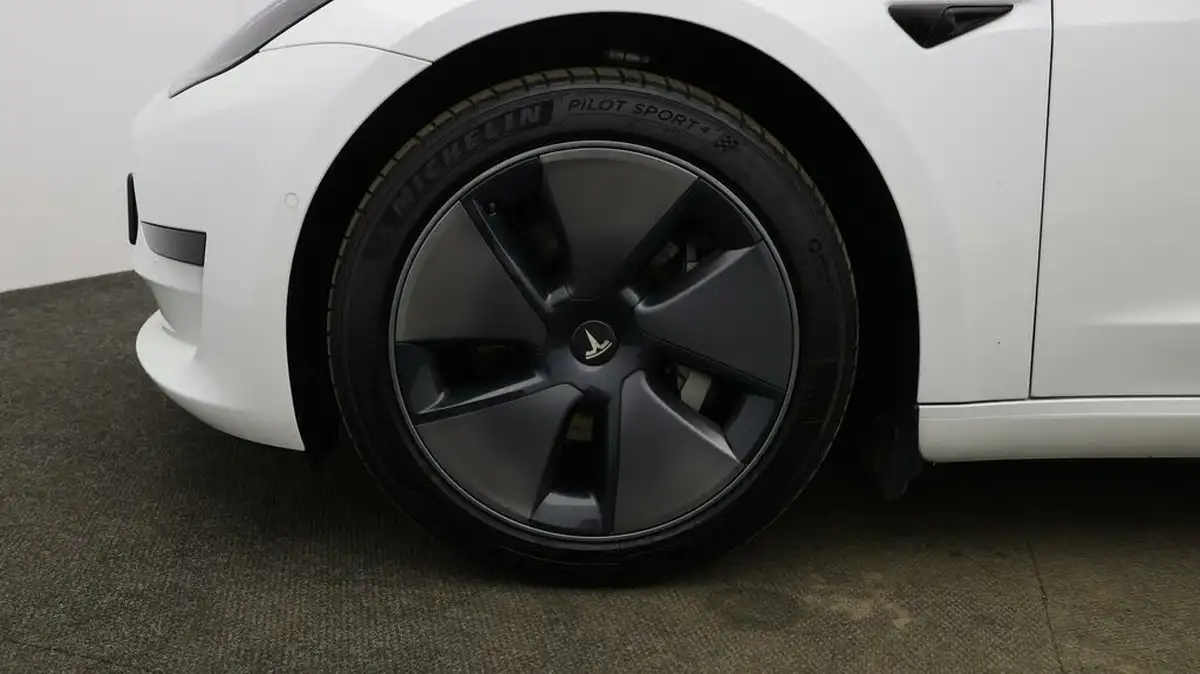 2021-tesla-model-3-e-standard-plus-big-10