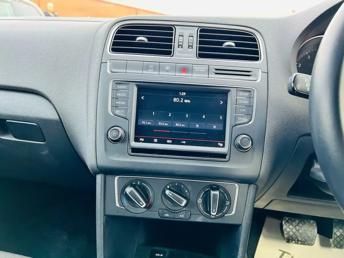 2014-volkswagen-polo-12-tsi-se-5d-dsg-big-20