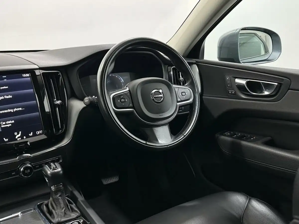 2017-volvo-xc60-20td-d4-momentum-pro-geartronic-big-9