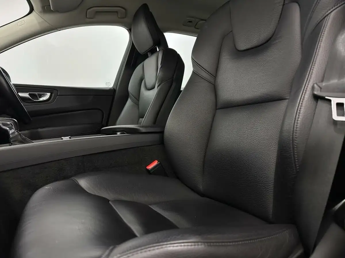 2017-volvo-xc60-20td-d4-momentum-pro-geartronic-big-33