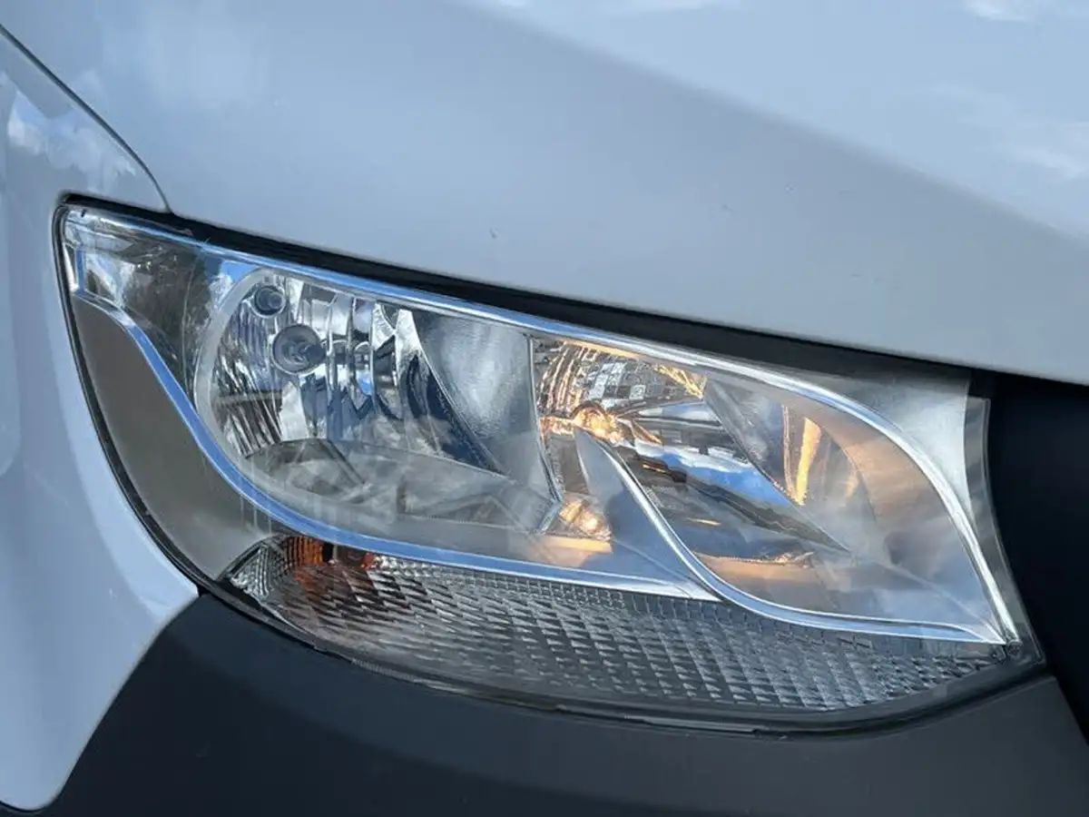 2020-mercedes-benz-sprinter-21cdi-314-l1h1-panel-van-big-18