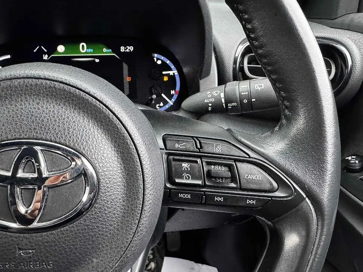 2022-toyota-yaris-15-vvt-i-design-panoramic-roof-big-41