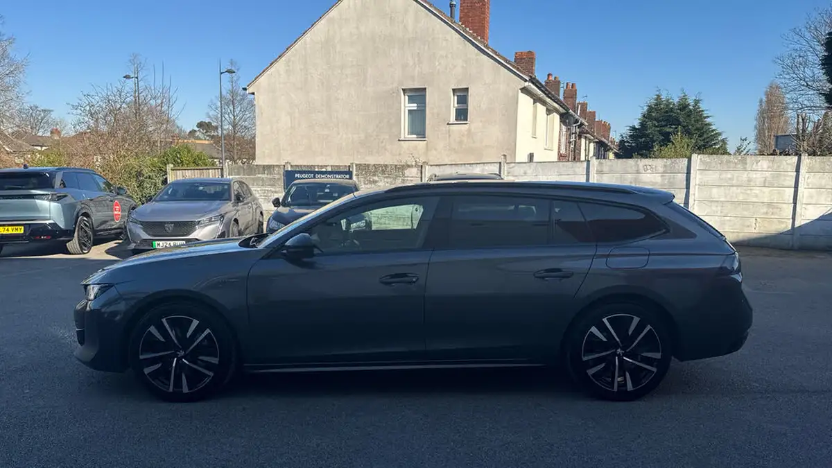 2022-peugeot-508-sw-16-puretech-gt-premium-225bhp-hybrid-e-eat8-big-5