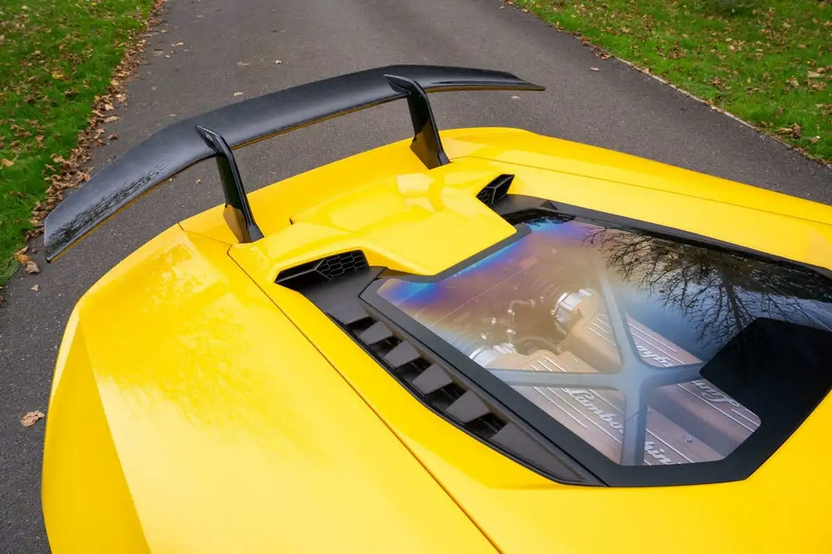 2018-lamborghini-huracan-52-performante-coupe-big-45