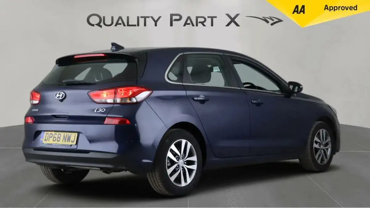 2018-hyundai-i30-16crdi-se-nav-110ps-hatchback-1598cc-big-5