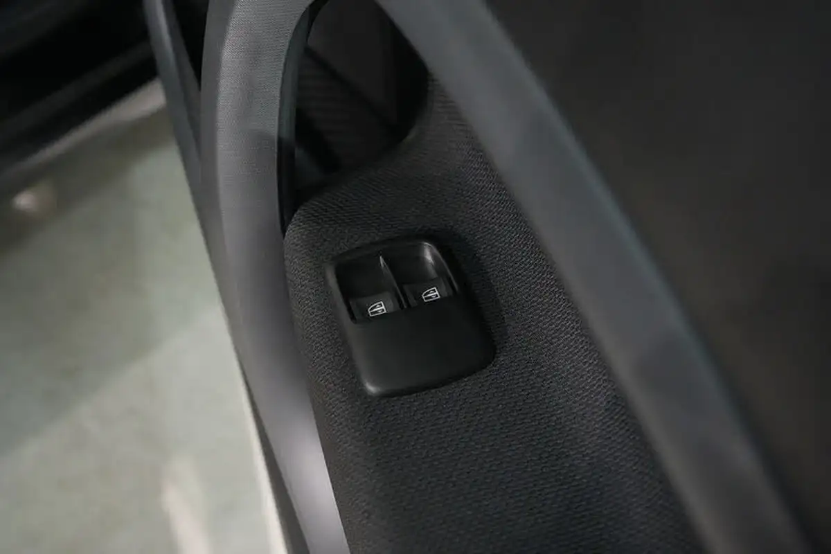 2020-smart-fortwo-eq-pulse-premium-coupe-big-26